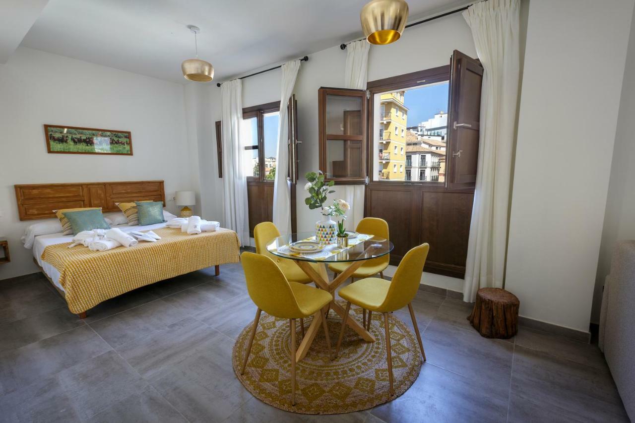 Apartamentos El Marques مالقة المظهر الخارجي الصورة